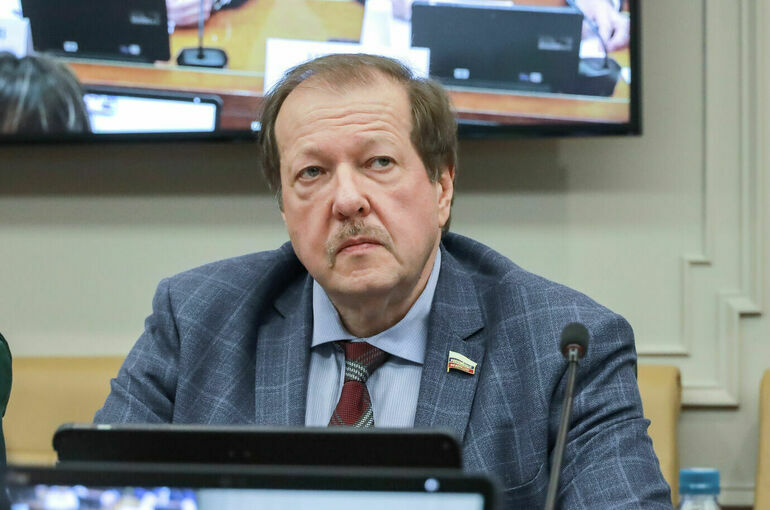 Сенатор: Регулирование коммерческого приема в вузы повысит качество образования