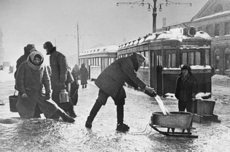 Санки блокадного детства