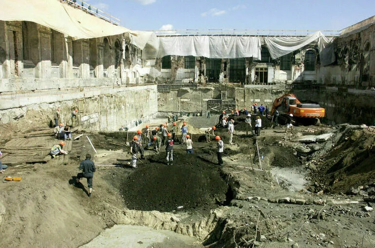 Археологические раскопки под Манежем