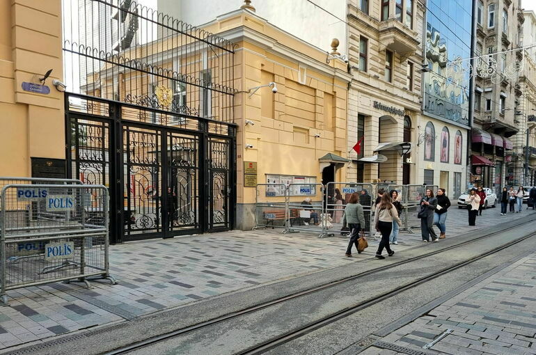 Делегация РФ прибыла в генконсульство в Стамбуле, где будет заявление для СМИ