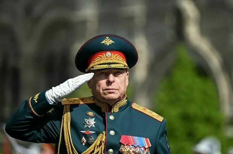 Путин освободил от должности главкома сухопутных войск Салюкова