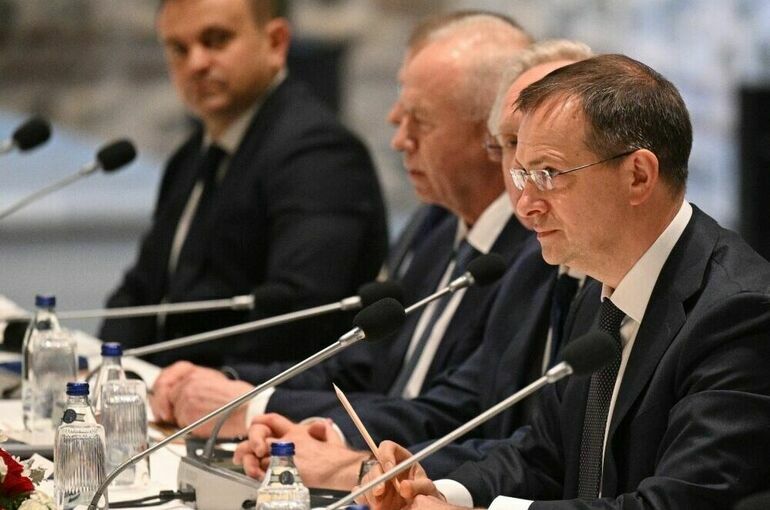 Переговоры России и Украины в Стамбуле длятся уже больше часа