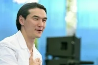 Комика Нурлана Сабурова задержали в Шереметьеве