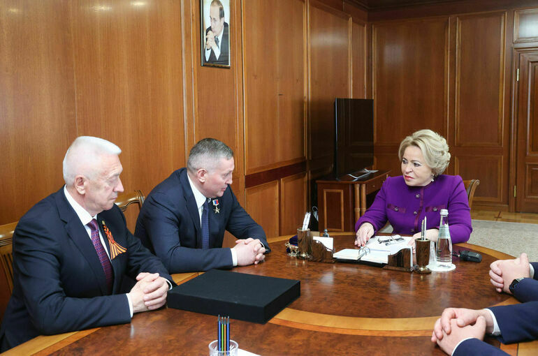 Губернатор Волгоградской области рассказал Матвиенко об инвестпроектах в регионе