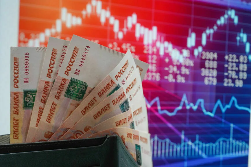 Продажи автомобилей в России упали на четверть