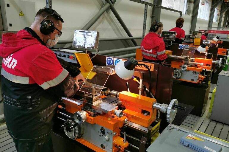 В партии «Новые люди» заявили о недооцененности инженеров на рынке труда