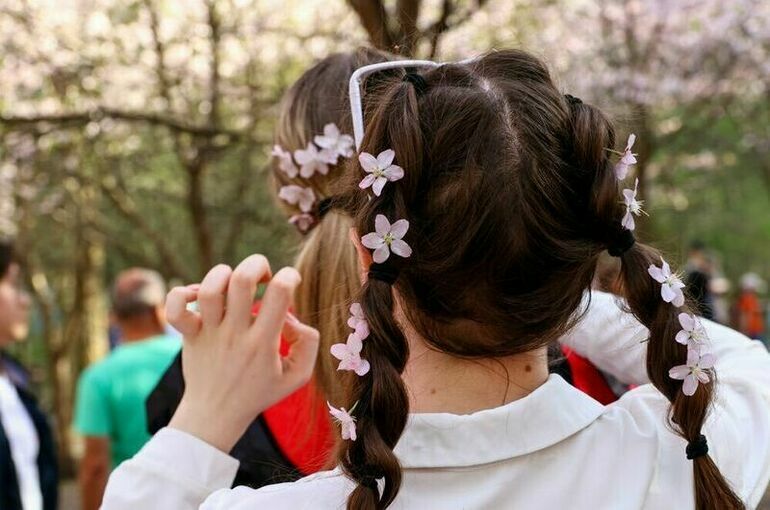 Москвичам пообещали теплую и сухую погоду в выходные