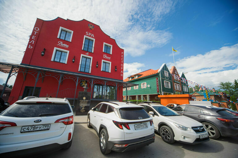 Отели хотят обязать оплачивать проживание туристам, которым не хватило номеров