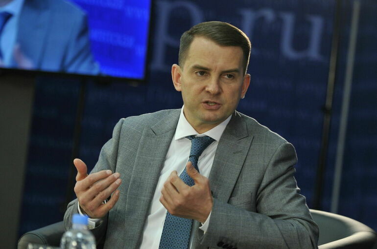 Депутат Нилов призвал дать молодежи возможность высказываться