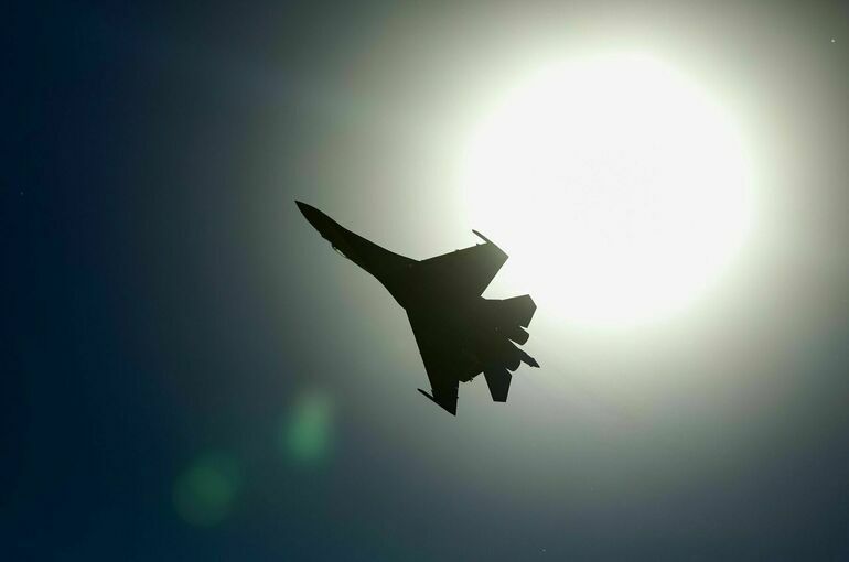 Российские военные поразили объекты на аэродроме Староконстантинов на Украине