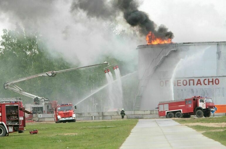 Лесопожарной технике могут разрешить проезд по автодорогам без спецразрешения