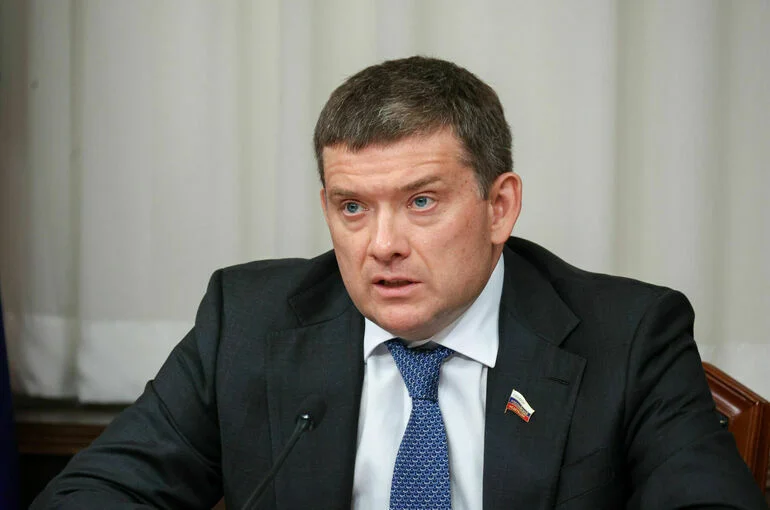 Сенатор Журавлев призвал усилить борьбу с мошенниками и террористами