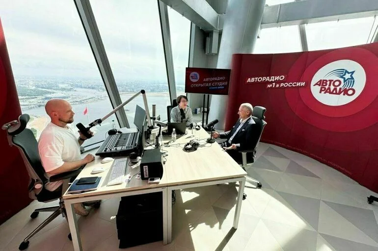 «Авторадио» поздравило Петербург с 322-летием из самого высокого здания России