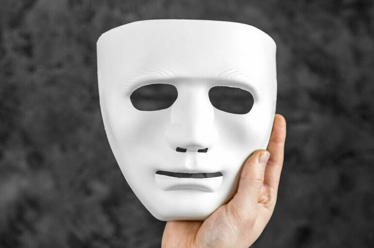 Минюст не нашел оснований для признания Урганта и Пугачевой иноагентами