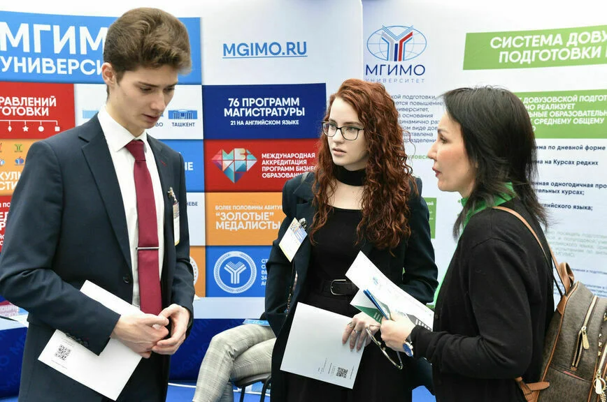 Поступление в вузы — 2025: сроки, нововведения, критерии отбора