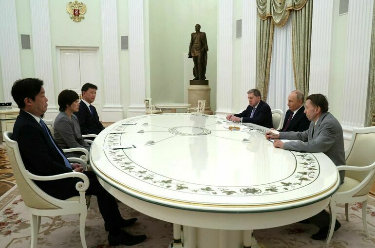 Правительство Японии отказалось комментировать встречу вдовы Абэ с Путиным