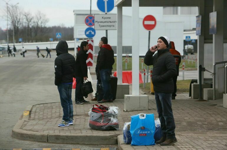 Иностранцы должны будут за трое суток сообщать о планах въезда в РФ