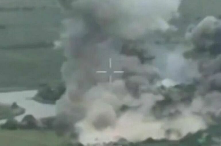 Минобороны опубликовало кадры удара авиабомбами по бригаде ВСУ под Волновахой 