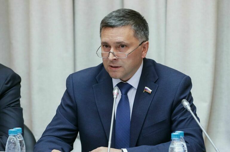 Депутат Кобылкин назвал приоритетным устранение дефицита контейнерных площадок