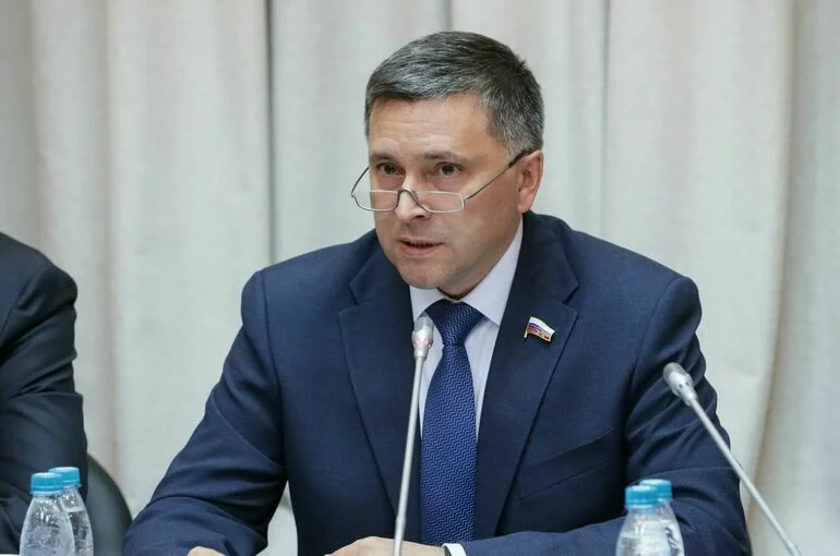 Депутат Кобылкин назвал приоритетным устранение дефицита контейнерных площадок