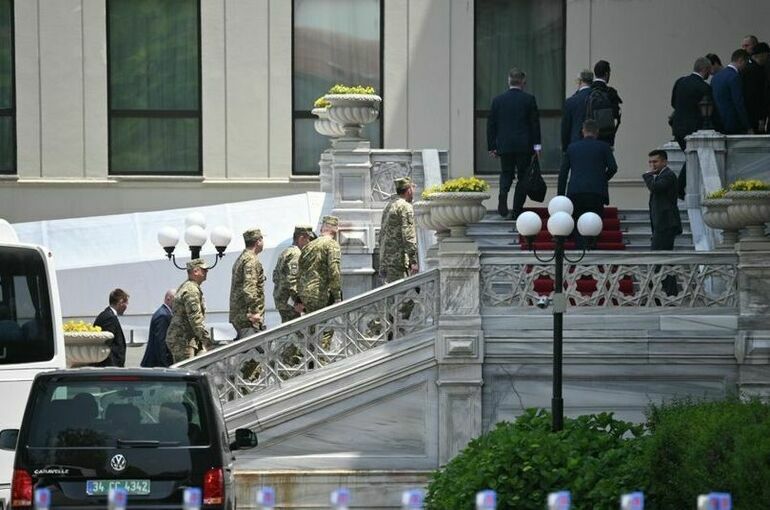 Делегация Украины прибыла на место переговоров в Стамбуле