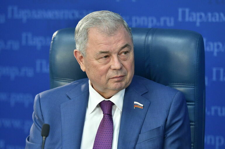 Сенатор Артамонов считает, что инфляция продолжит снижаться