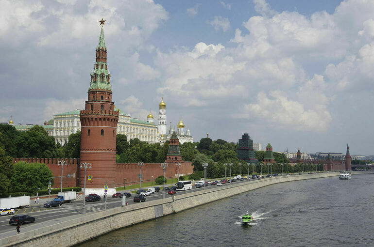 В Кремле сочли неловкими и неудачными оскорбления Зеленского в адрес делегации РФ