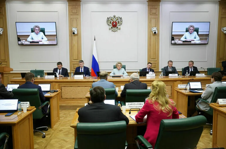 Матвиенко назвала высокую ключевую ставку фактором замедления роста экономики