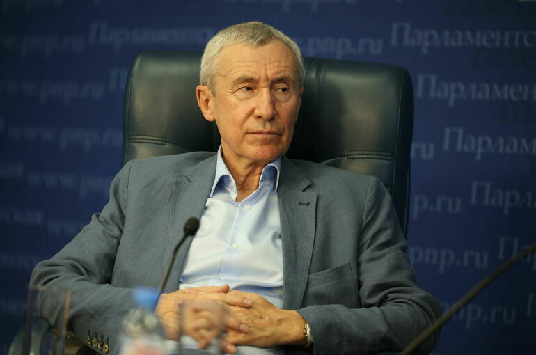 Сенатор Климов: Украинские политики везде говорят на русском языке