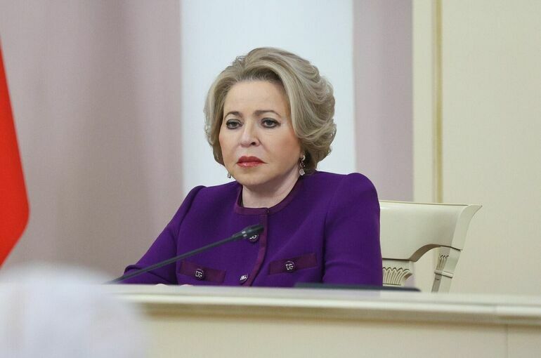 Матвиенко: Лучше пусть дети висят на турниках, чем зависают в интернете