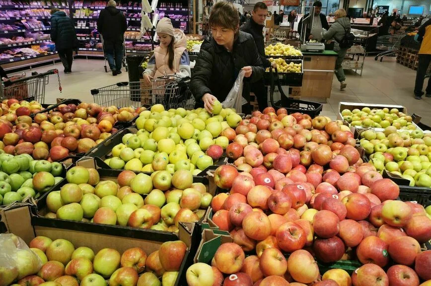 Роспотребнадзор назвал продукты, которые сильнее всего подорожали за десять лет