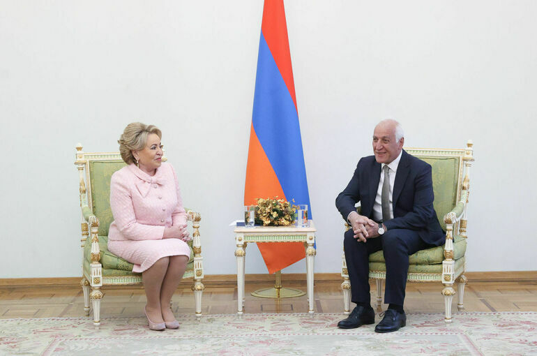 Матвиенко обсудила с президентом Армении восстановление политического диалога