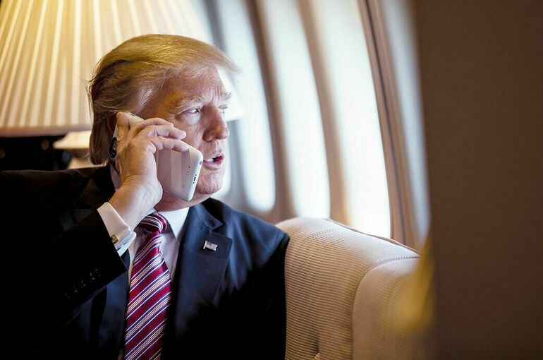 Axios: Трамп рискует стать жертвой телефонных мошенников