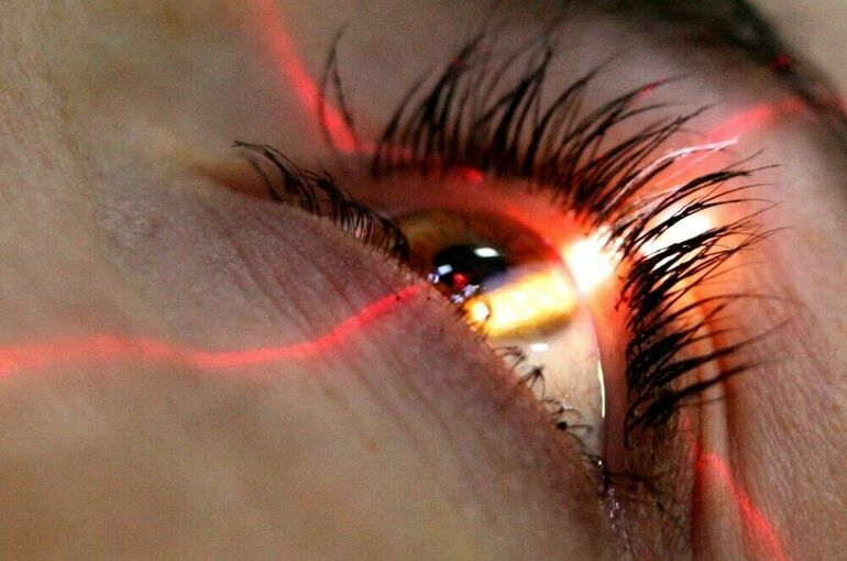 Лауреатом госпремии за благотворительность стал офтальмолог Столяренко