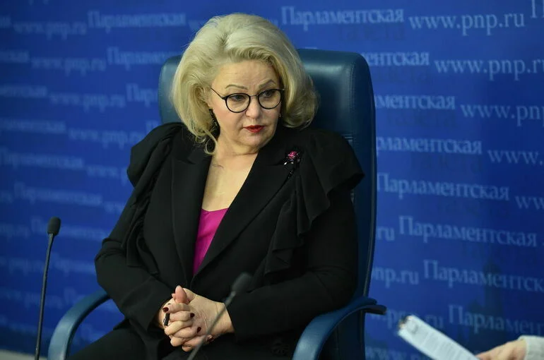 Депутат Останина попросила проверить сериал «Беременна в 16»