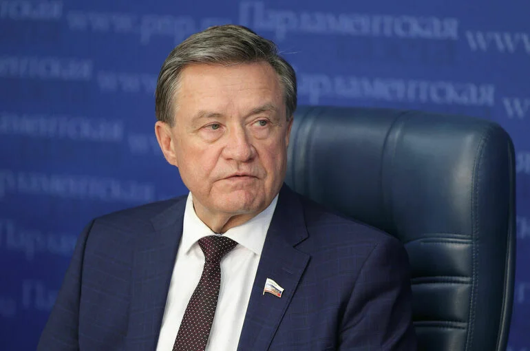 Сенатор Рябухин: За 8 лет принято около 30 законов о регулировании оборота алкоголя