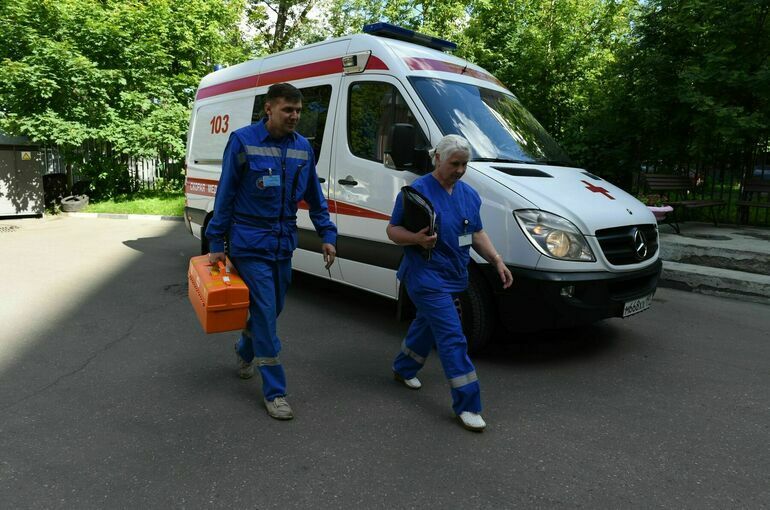 Два человека подорвались на мине в Курской области