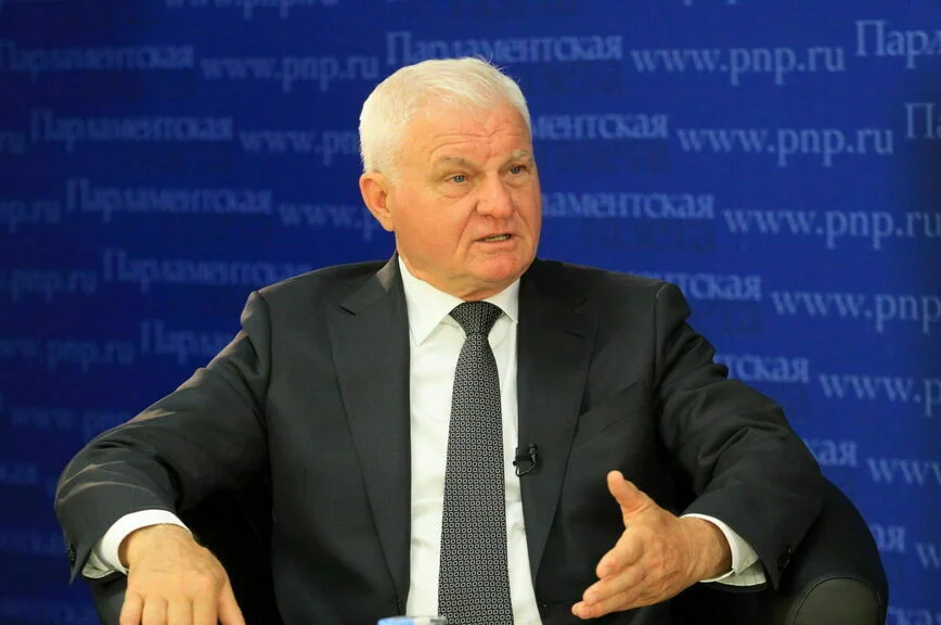 Владимир Плотников.
