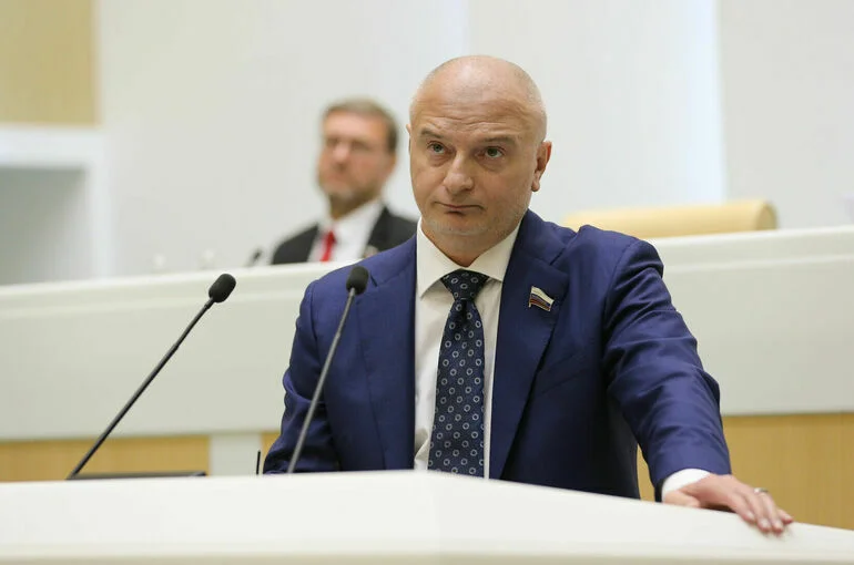 Сенатор Клишас призвал ужесточить уголовную ответственность за изнасилование