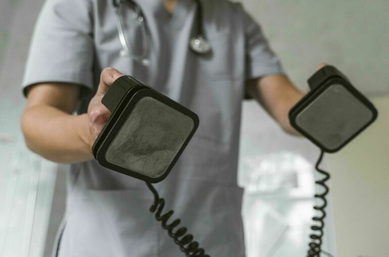 В стандарт оснащения отделений интенсивной терапии добавили дефибрилляторы для детей