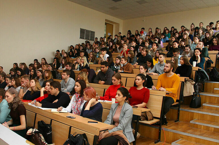 Рособрнадзор объявил предостережения трем вузам