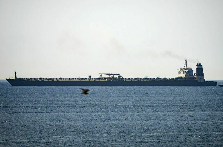 Два нефтяных танкера столкнулись в Оманском заливе