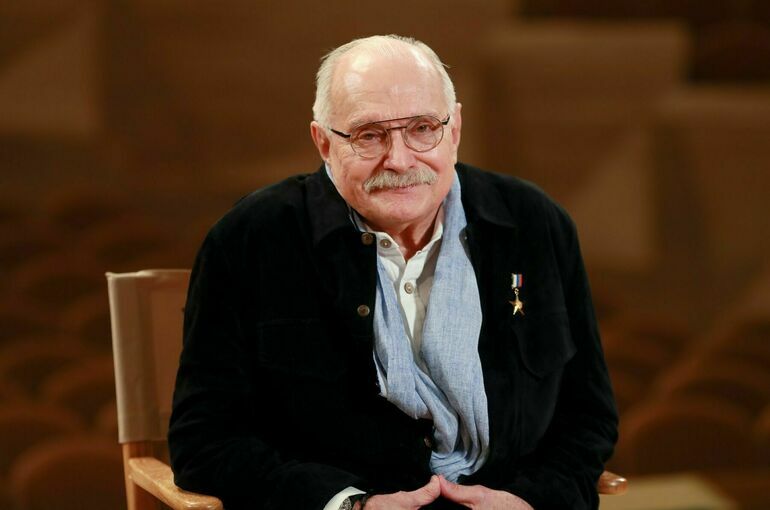 Квотировать американское кино и защитить русский язык попросил Госдуму Никита Михалков