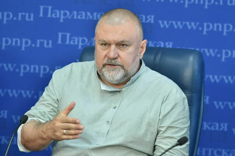 Кирилл Кабанов: Храм не может быть без креста, даже на изображении