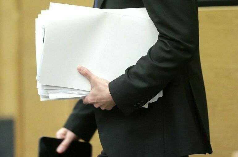 Законопроект о лимите числа карт планируют скоро внести в Госдуму