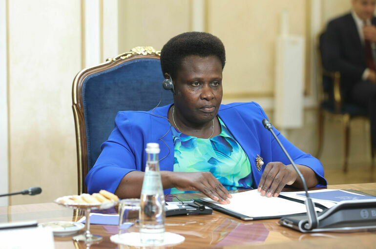 Вице-президент Уганды призвала Россию отстаивать свои национальные интересы