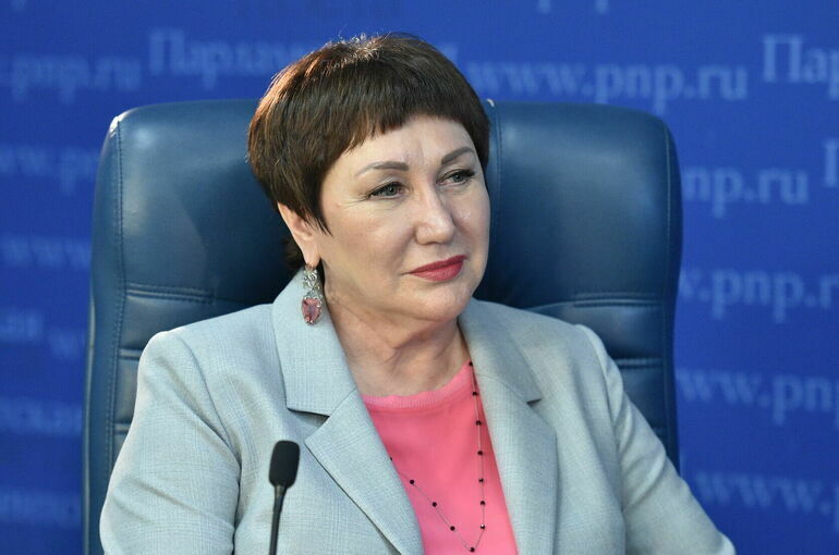 Сенатор Перминова объяснила суть законопроектов о защите жилищных прав сирот