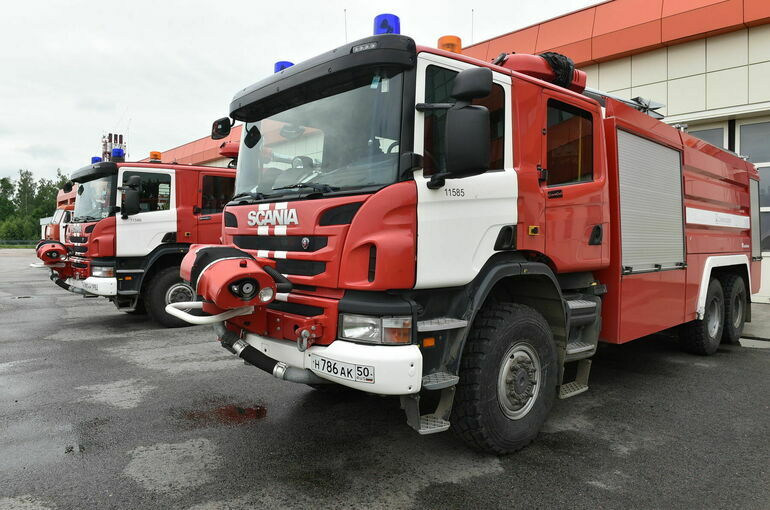 В Махачкале загорелся трехэтажный торговый центр