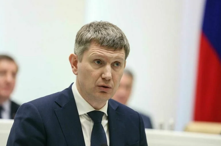 Решетников: Экономика России находится на грани перехода в рецессию
