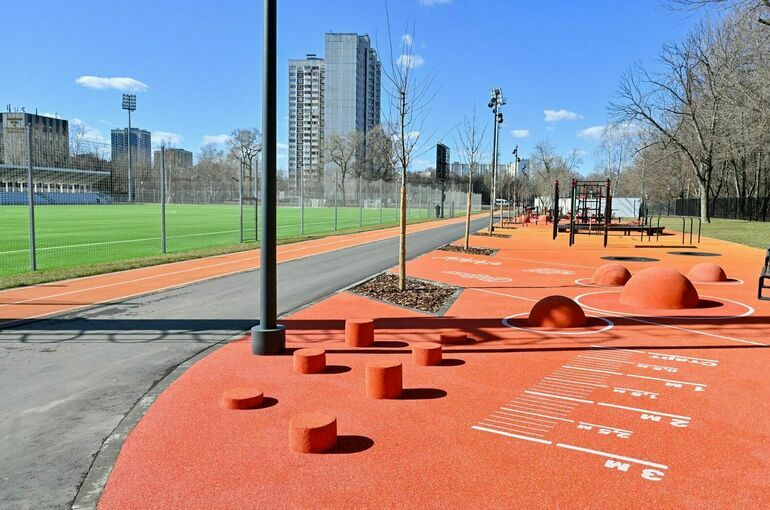 Кабмин попросили обеспечить семьям доступ на школьные спортплощадки